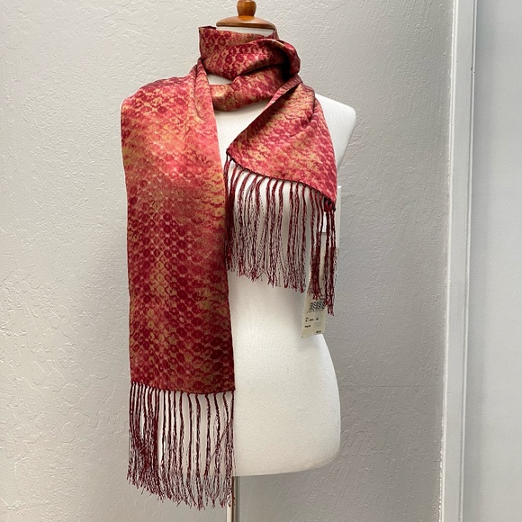 Rare Louis Feraud Scarf Deep Red with Fringe 100% Silk NWT Vintage - Picture 3 of 15